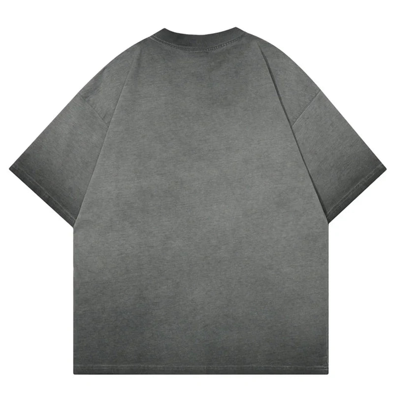Camiseta con estampado de letras y color degradado