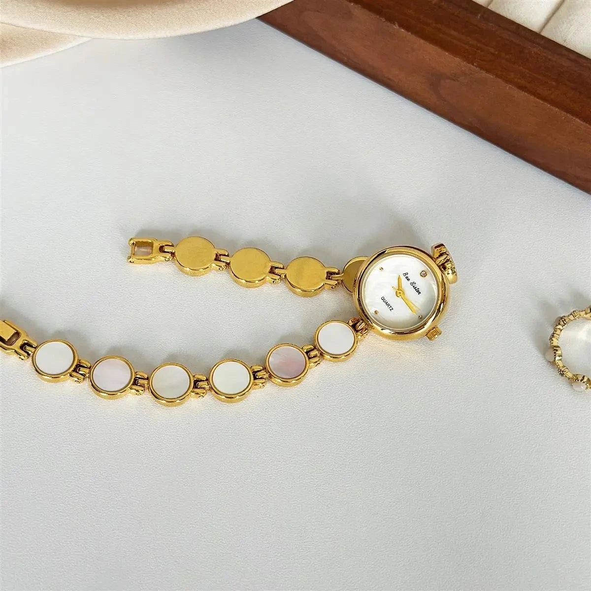 Exquisite Small Dial Quartz Watch