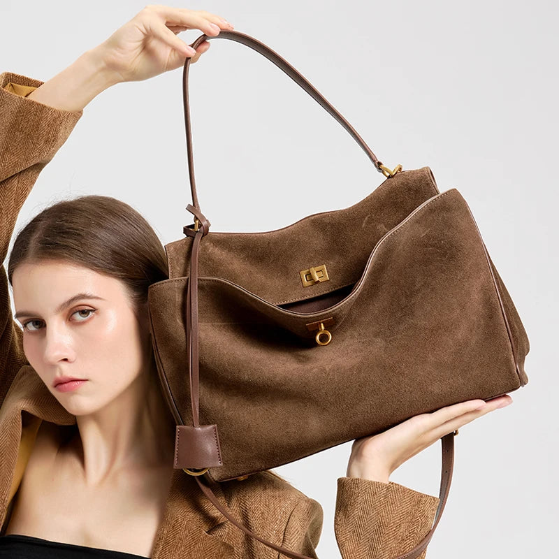 Old Money Vintage Leather Hand Bag