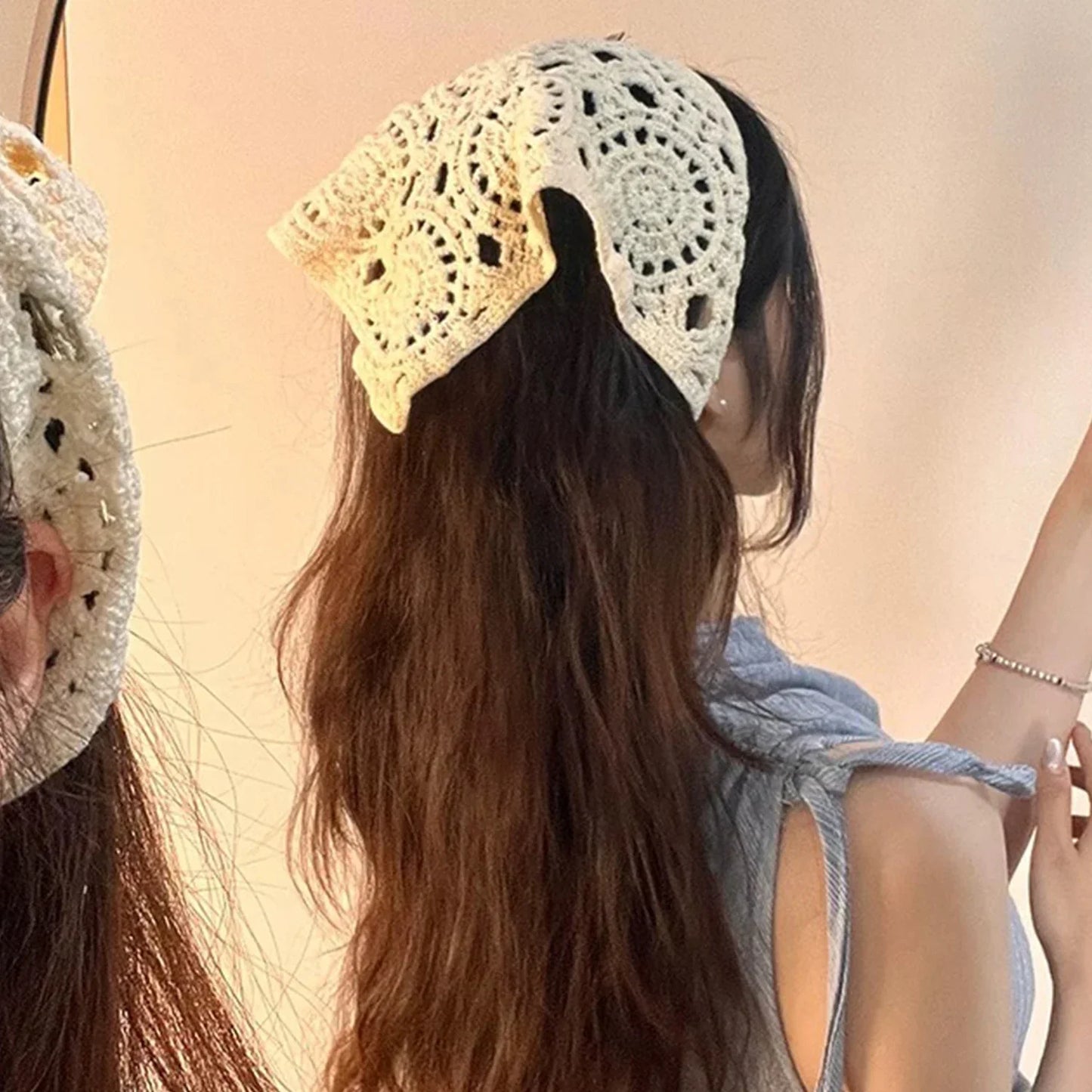 Bandana triangular de punto hecha a mano para mujer