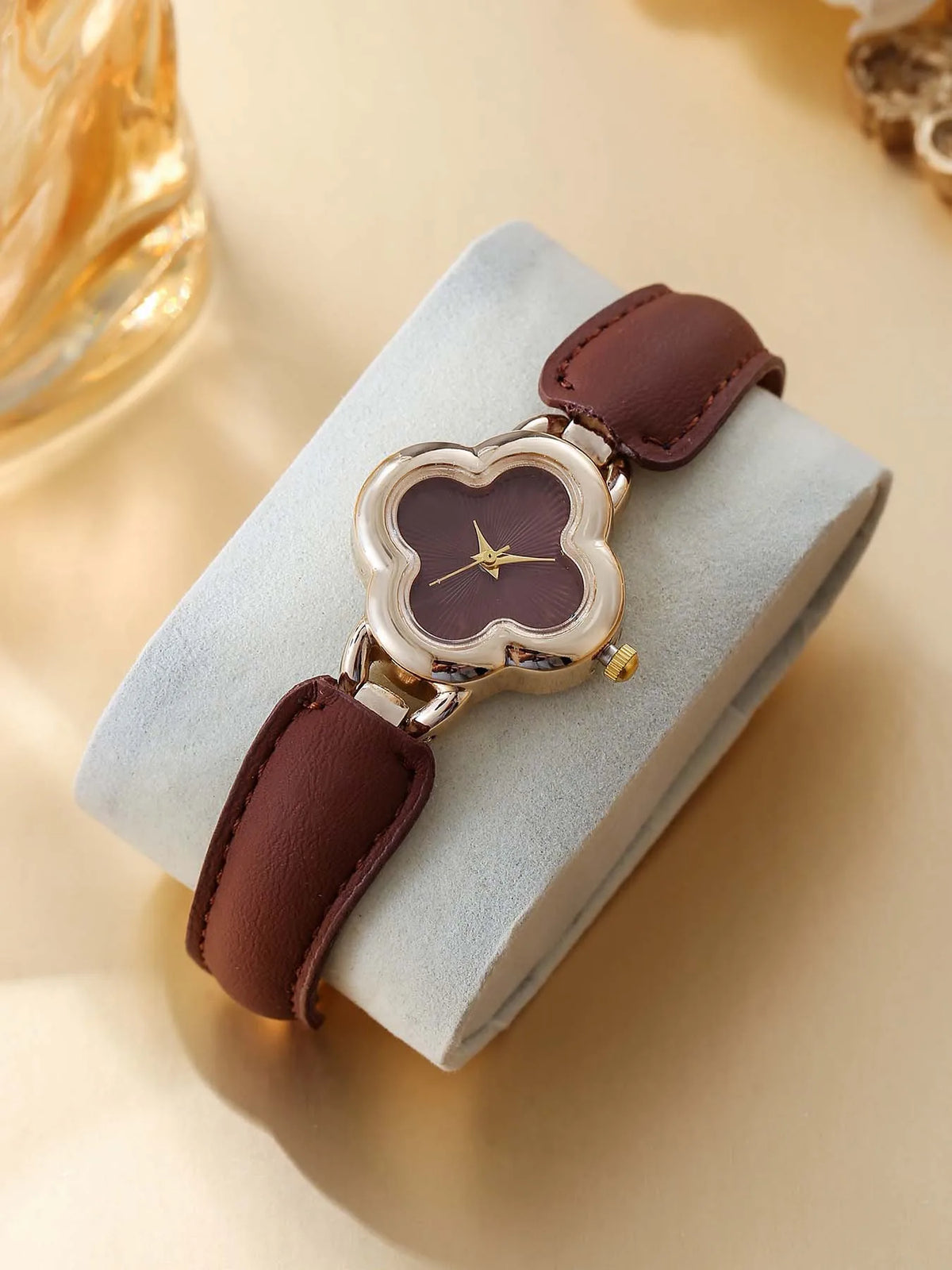 Four Leaf Clover French Versatile Watch