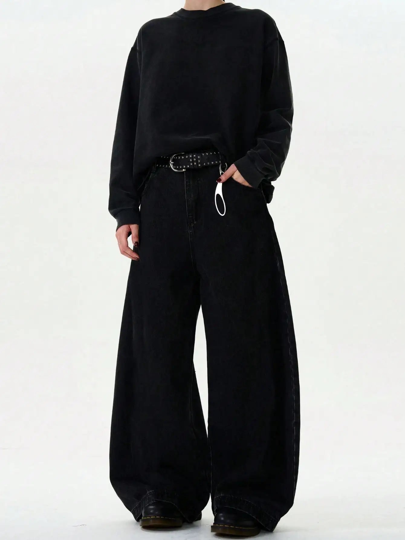 Vaqueros anchos negros estilo grunge
