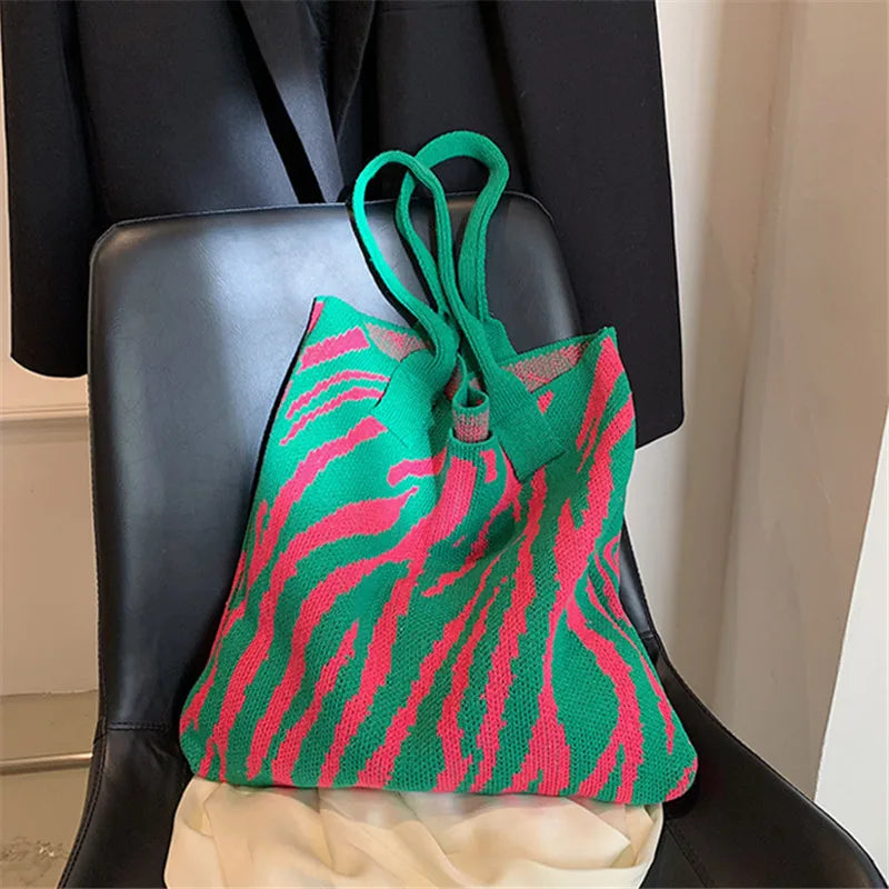 Bolso de ganchillo con estampado de cebra vintage