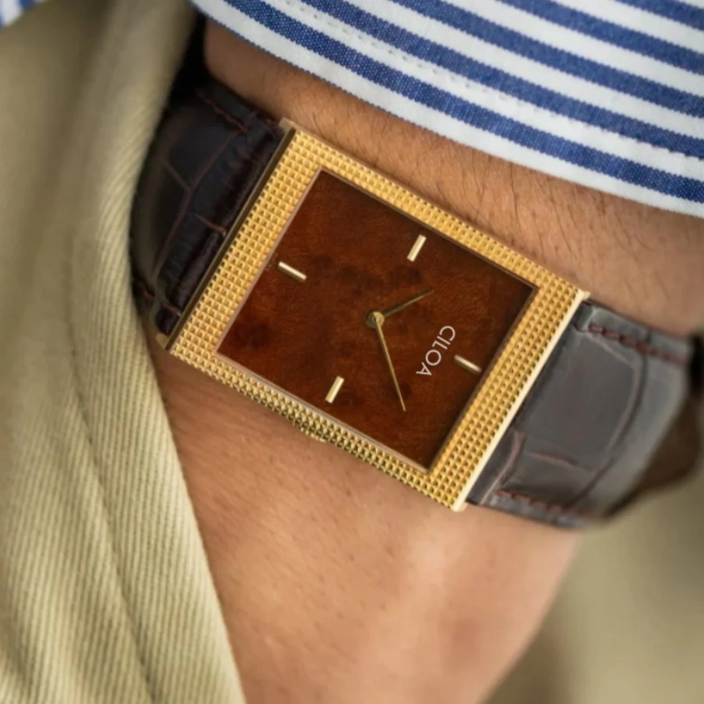 CILOA Red Retro Men's Old Money Watch