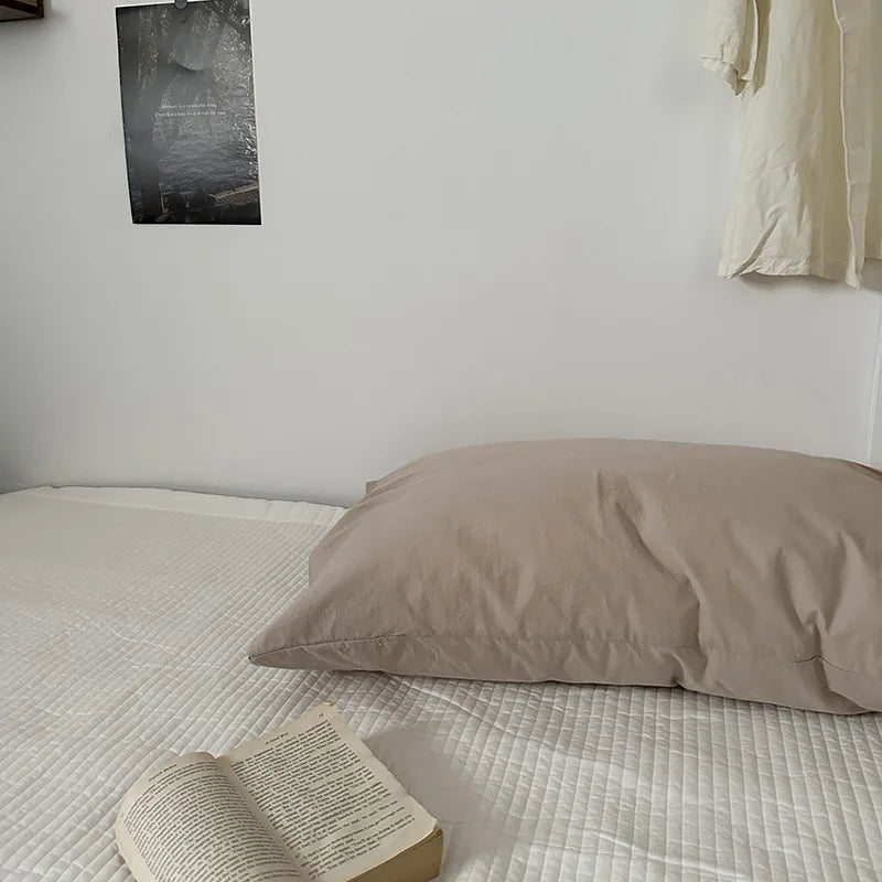Solid Color Simple Striped Pillowcase