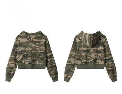 Kurzer Kapuzenpullover in Armee-Grün-Camouflage