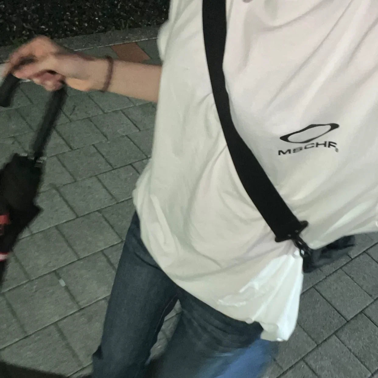 Sommerliches koreanisches Basic-T-Shirt