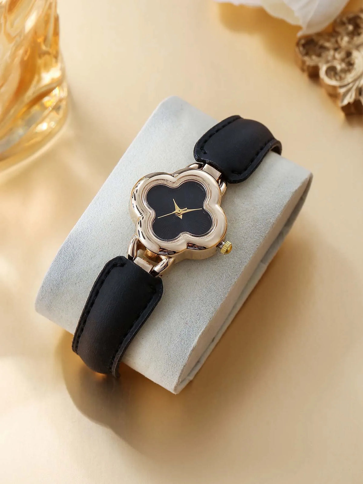 Four Leaf Clover French Versatile Watch