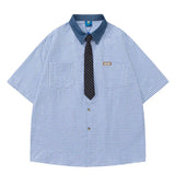 Camisa de verano a cuadros retro con decoración de corbata