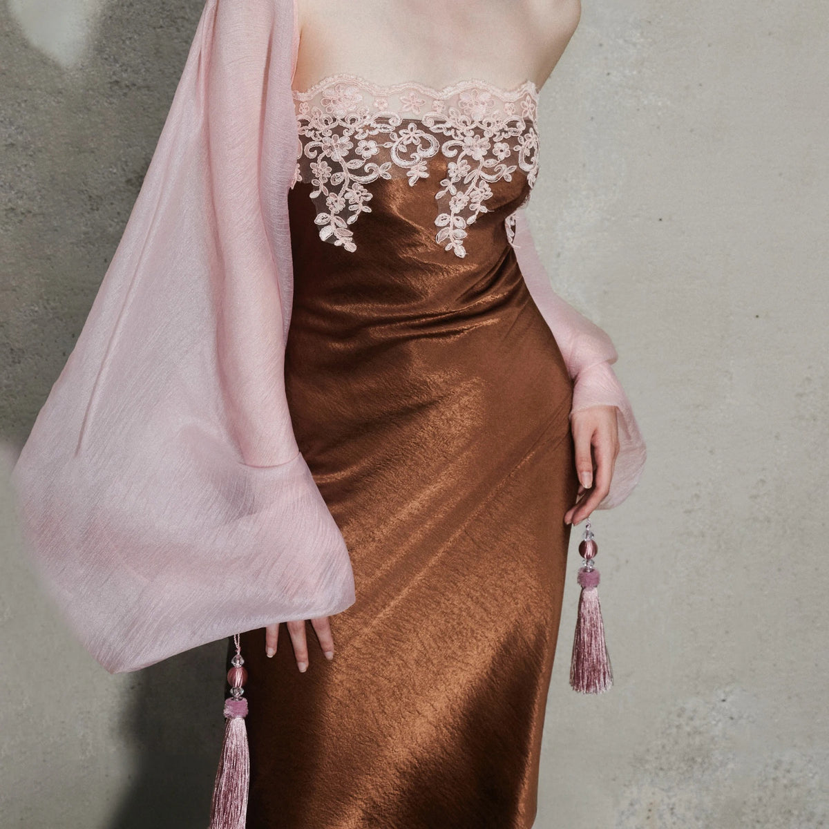 Bridesmaid Lisbon Lace Midi Dress