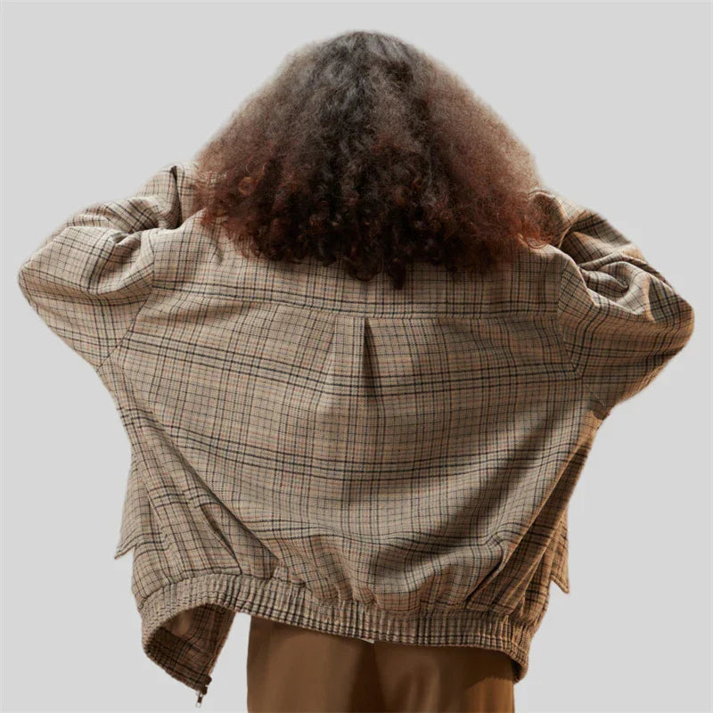 Chaqueta espacial de cuadros para chica dulce