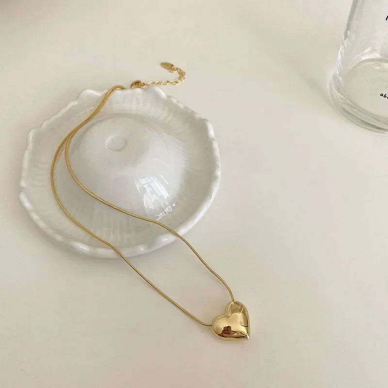 Chic Vintage Heart Pendant Necklace