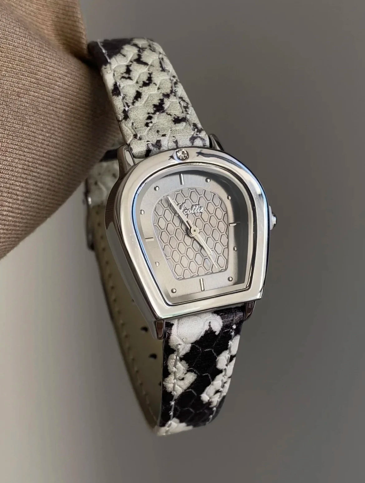 Vintage-Inspired Snake Women's Gray Watch
