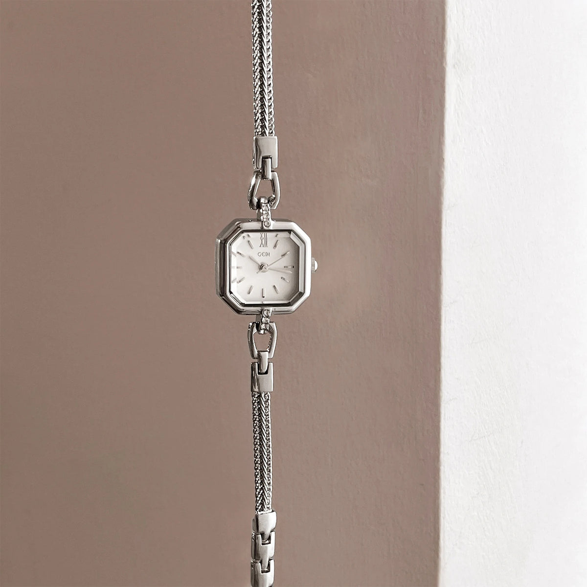 Elegant Luxe-Casual Women's Watch