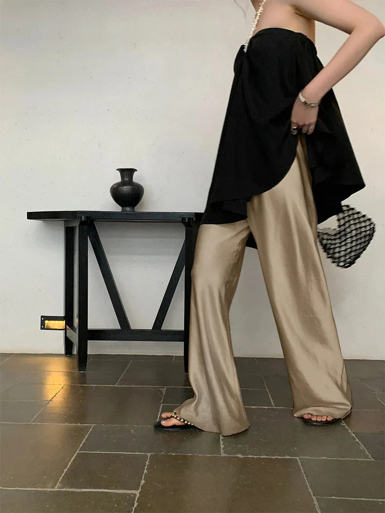 Elegante Satinhose mit weitem Bein