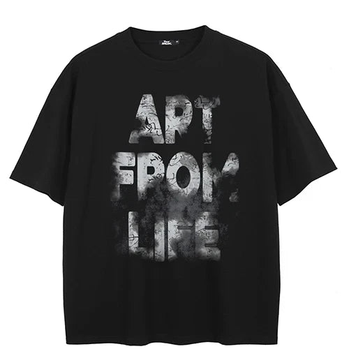 Camiseta vintage gráfica de letras de graffiti
