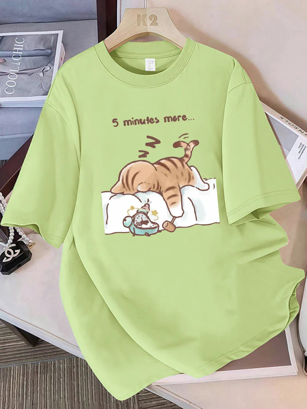 Camiseta de mujer con gato perezoso y soñoliento