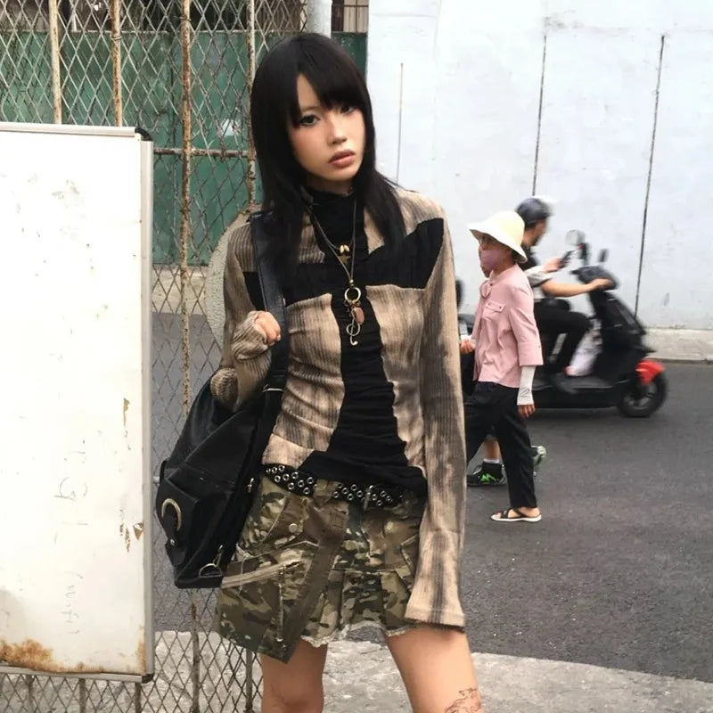 Camiseta japonesa vintage acanalada con diseño de cruz