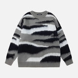 Wellenförmiger Pullover mit Kontraststreifen und Farbverlauf