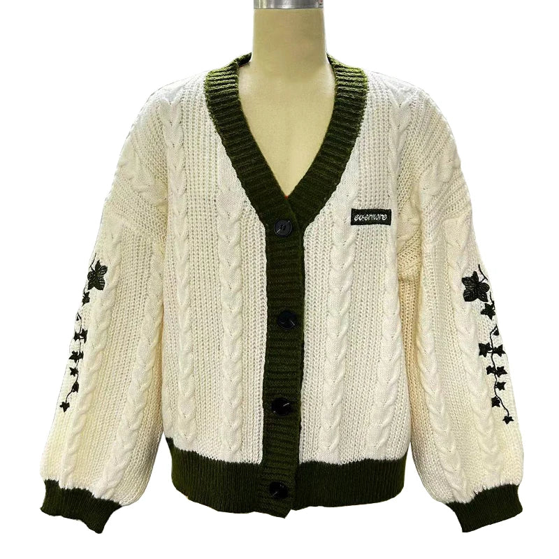 Grüner, bestickter Cardigan mit Knopfleiste