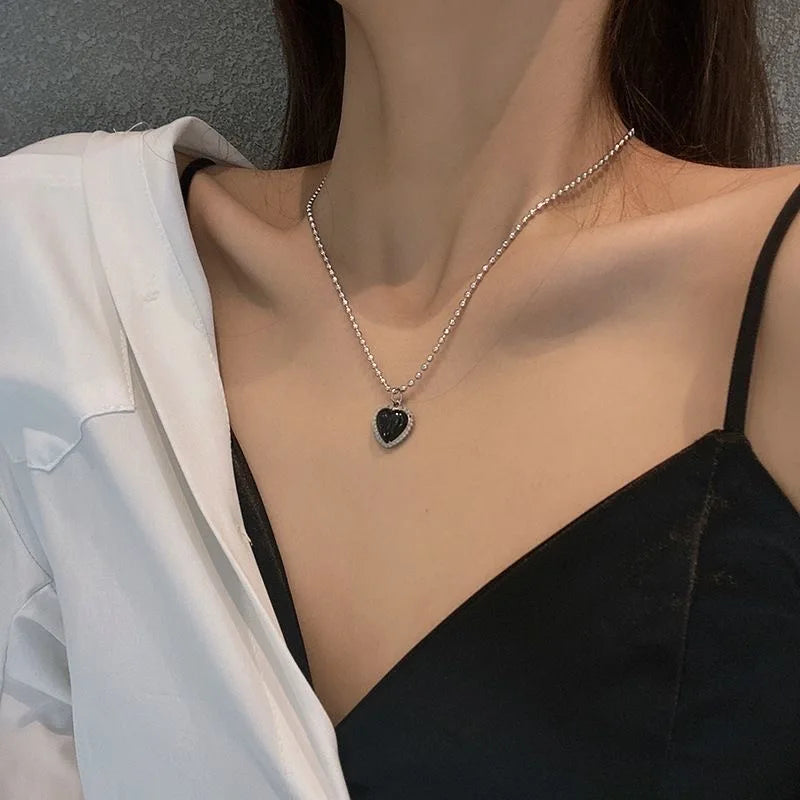 Chic Vintage Heart Pendant Necklace