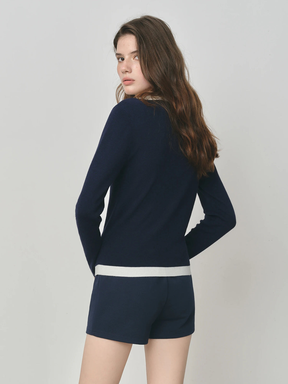 Knit Cable V-neck Sweater