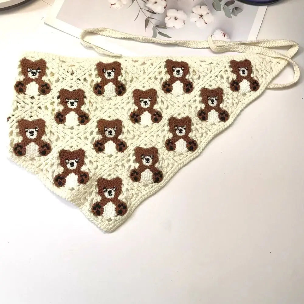 Dreieckiges Strick-Bandana im französischen Stil