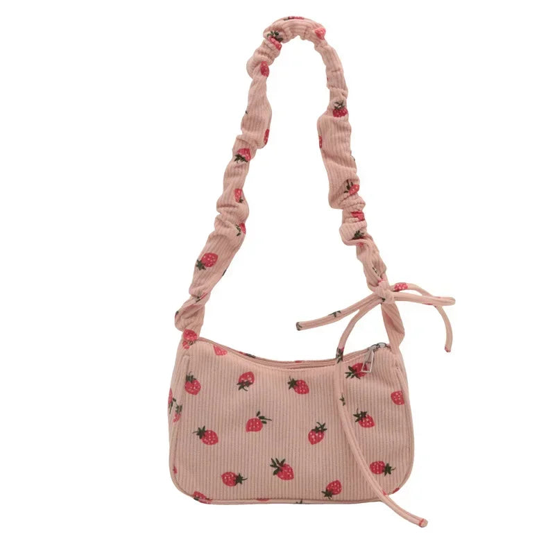 Bolso de pana pequeño con bonito estampado de fresas