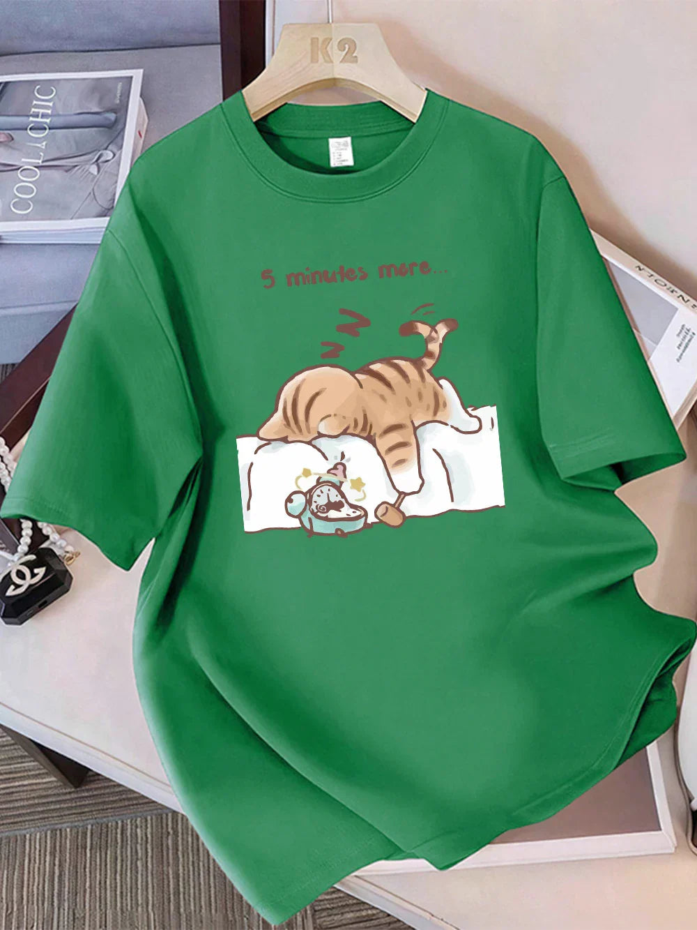 Camiseta de mujer con gato perezoso y soñoliento
