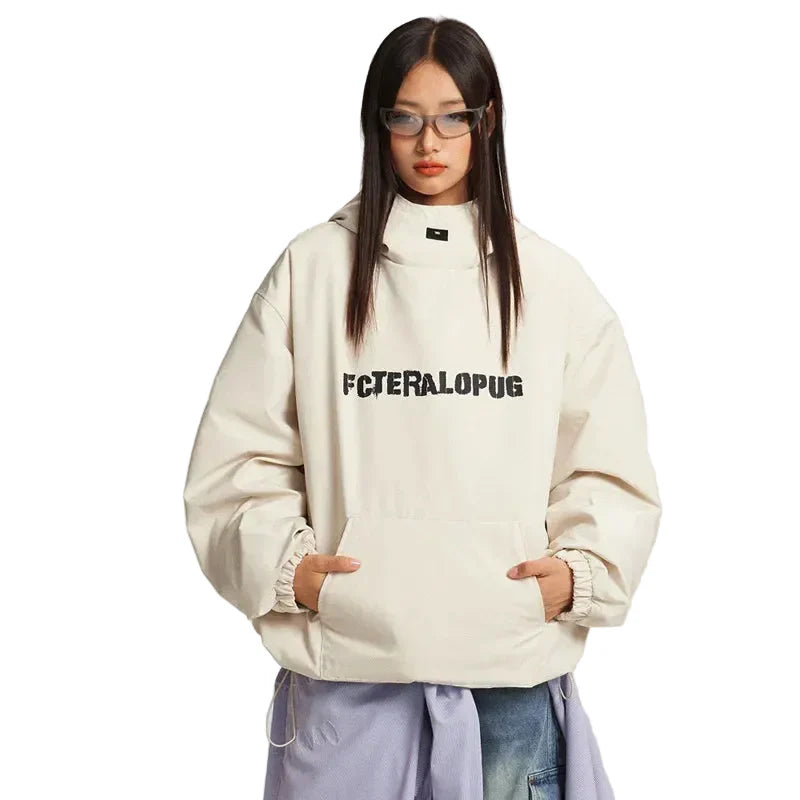 Chaqueta cortavientos con capucha de poliéster