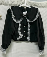 Elegante blusa con volantes, lazo y patchwork de encaje