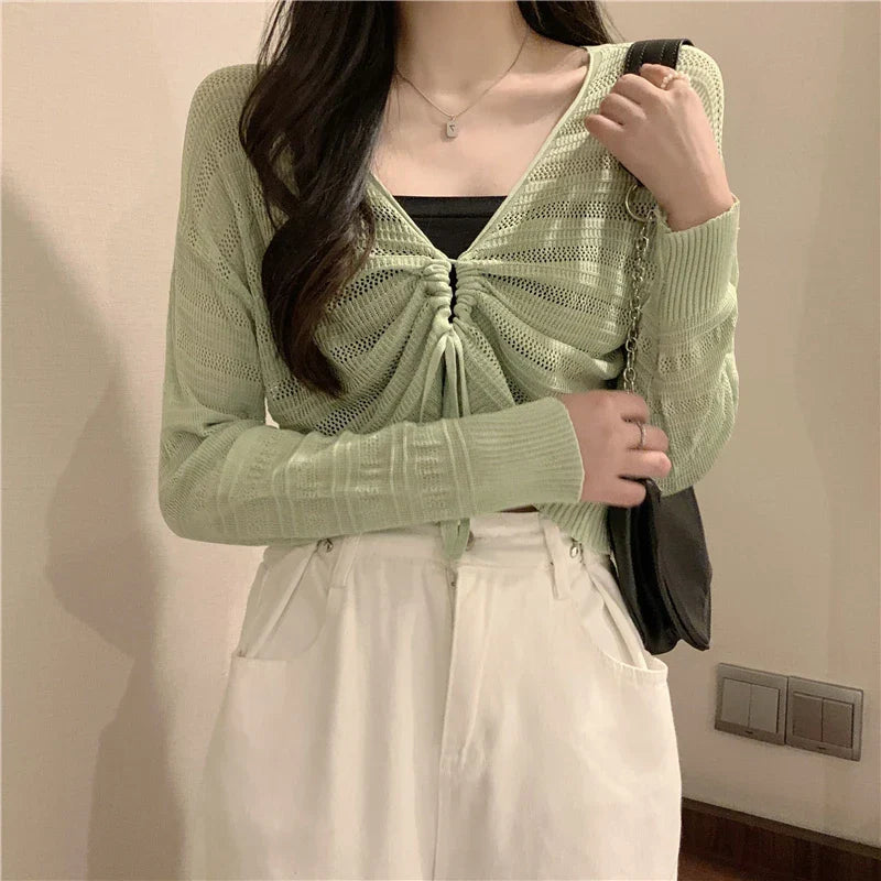 Schmale, einfarbige Strickjacke