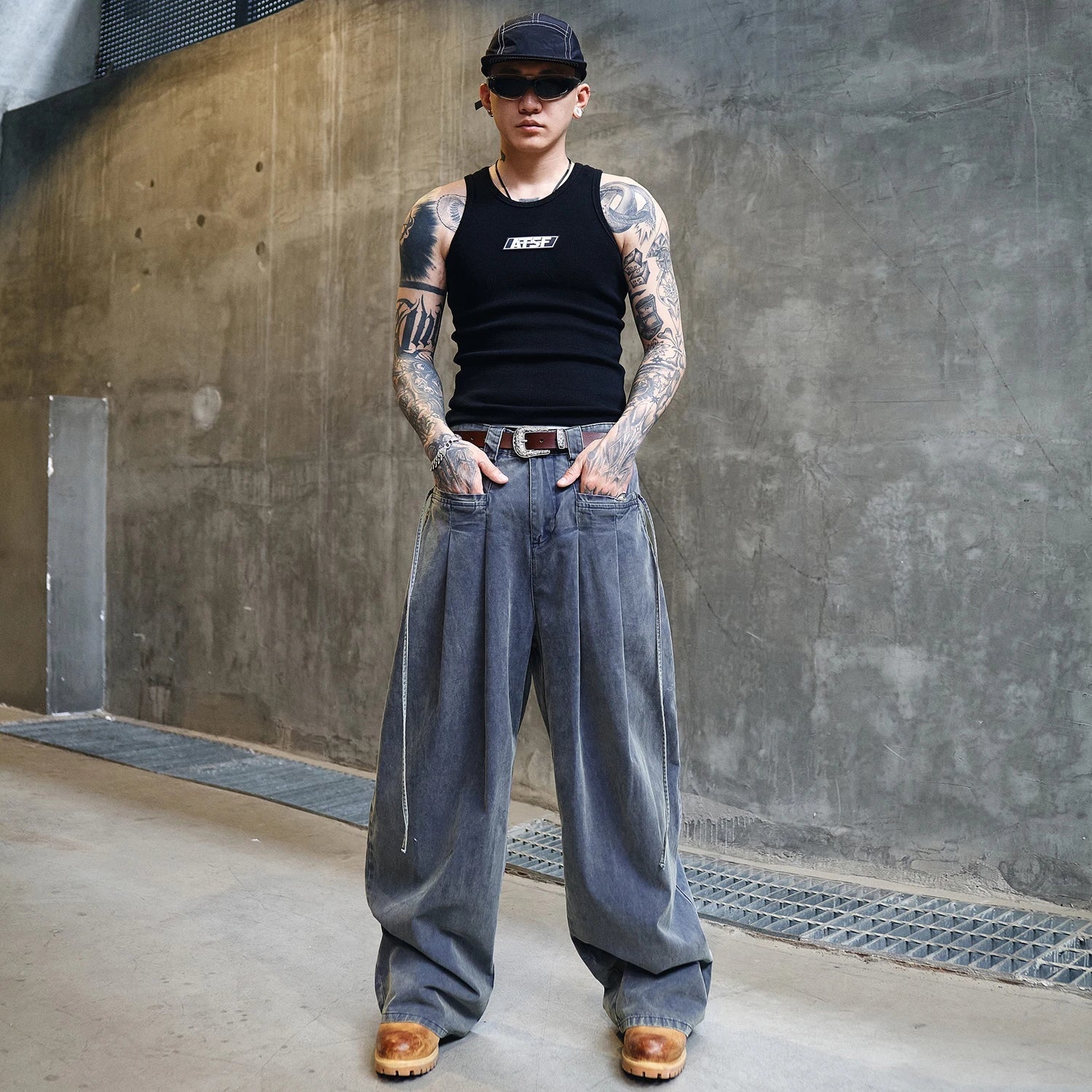 Washed Gray Bending Jeans