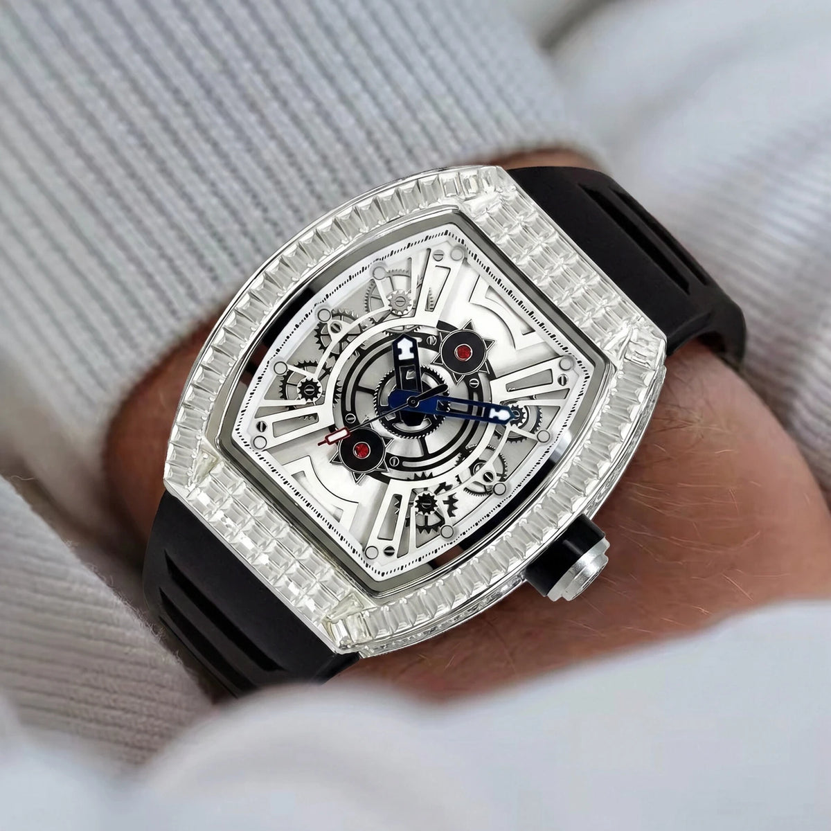 Luxury Black Retro Wristwatch