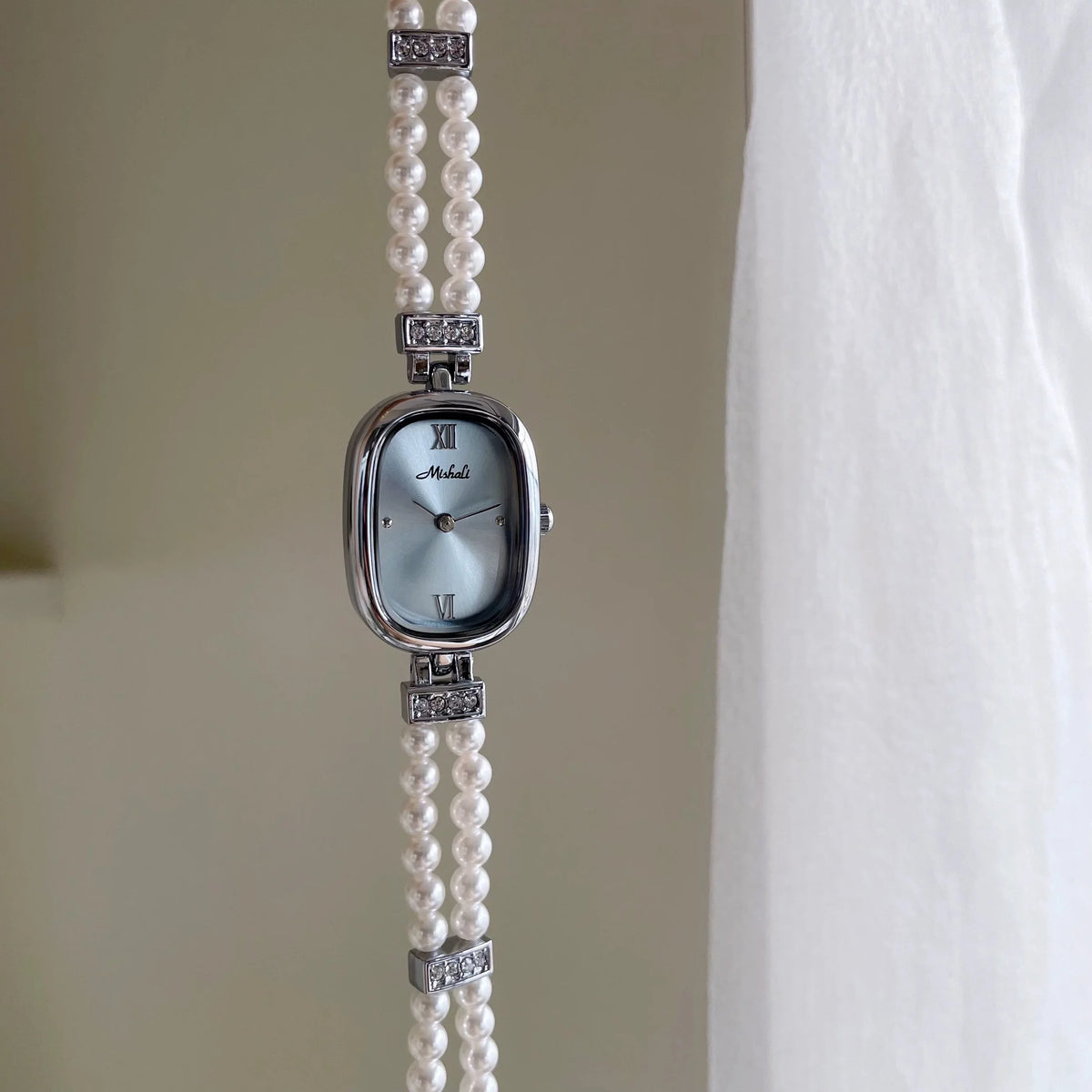 Pearl Women's Chain Watch