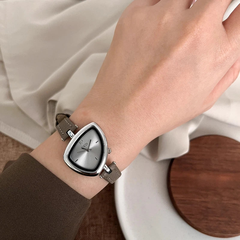 High-Quality Leather Quartz Watch