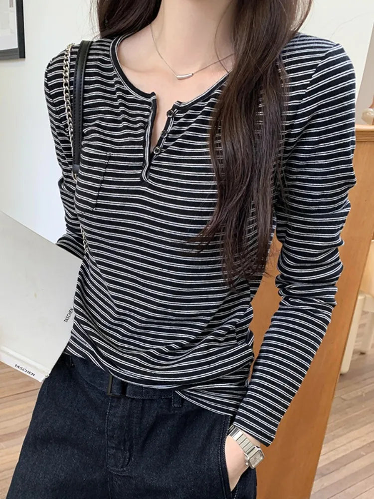 Camiseta de manga larga a rayas para mujer