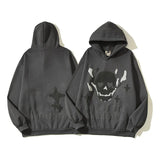 Sudadera gótica con capucha y calavera de llamas espumosas