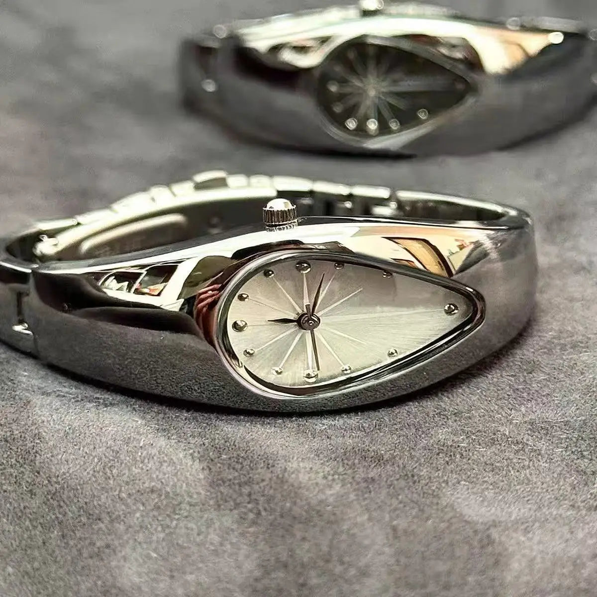 Water Droplets Y2k Quartz Watch
