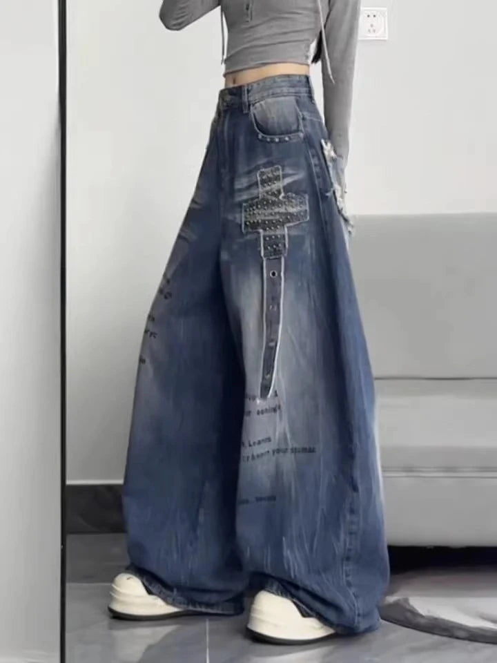 Y2K Curved Distressed Baggy Jeans