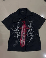 Camisa Y2K de esmoquin con estampado de calaveras