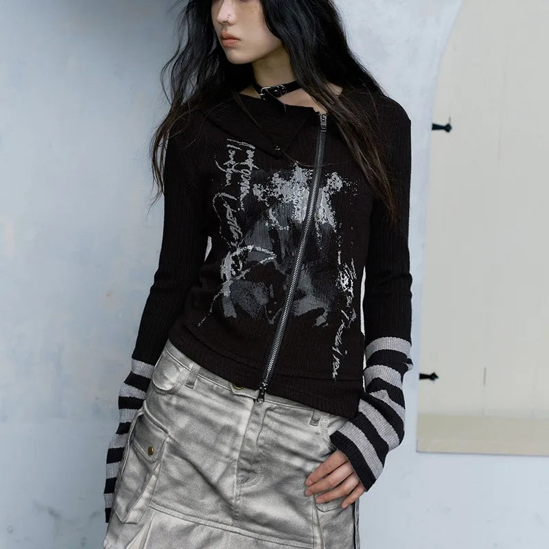 Vintage Gothic Graffiti Print Zippear T-Shirt