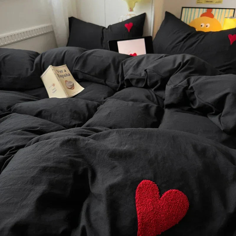 Black Heart Bedding Set