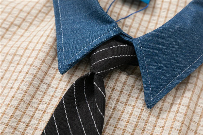 Camisa de verano a cuadros retro con decoración de corbata