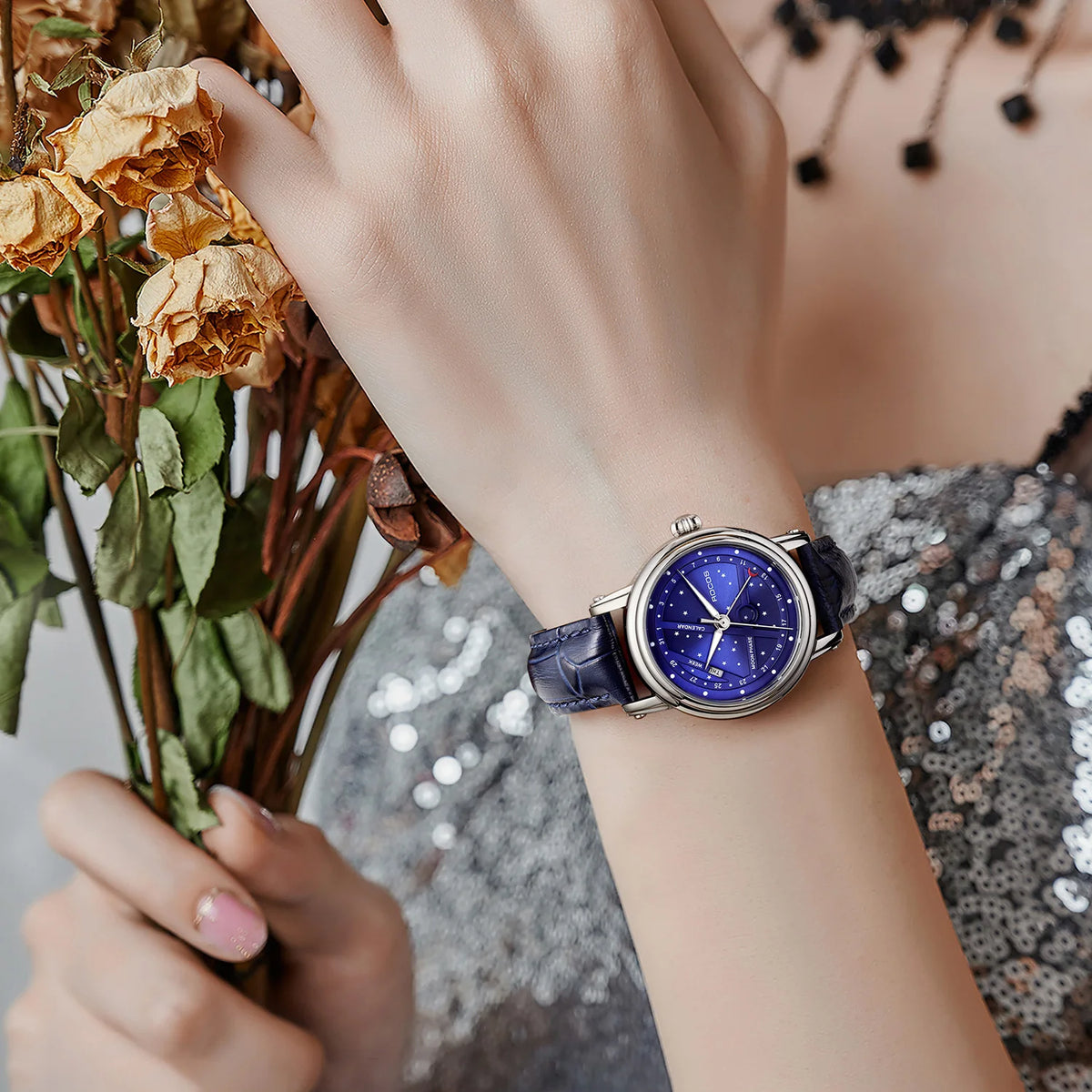 Starry Round Dial Elegant Wristwatch