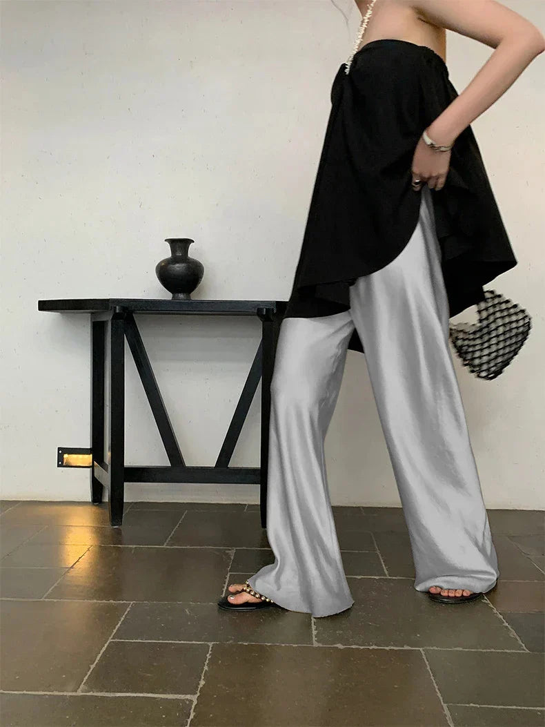 Elegante Satinhose mit weitem Bein