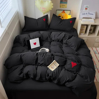 Black Heart Bedding Set