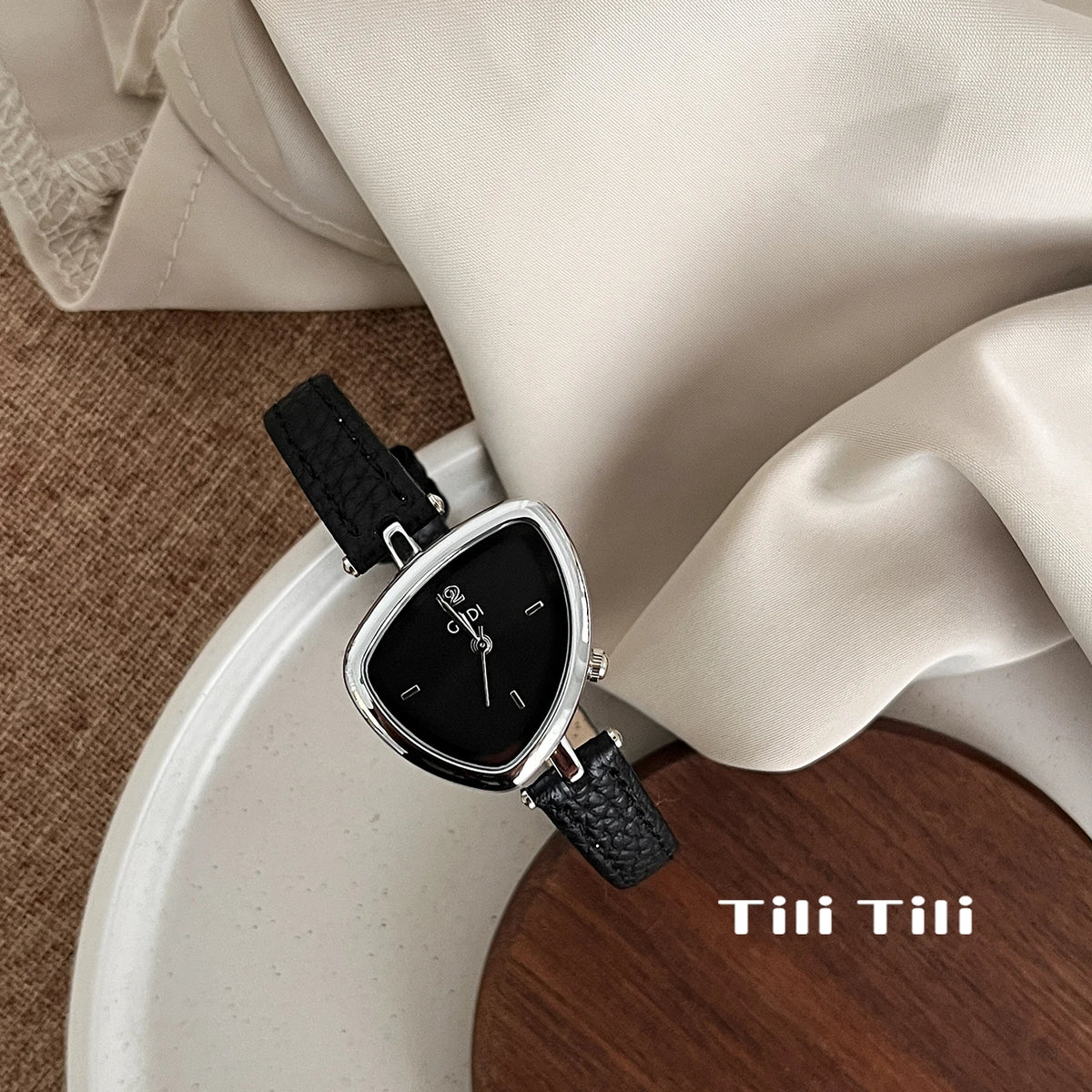 High-Quality Leather Quartz Watch