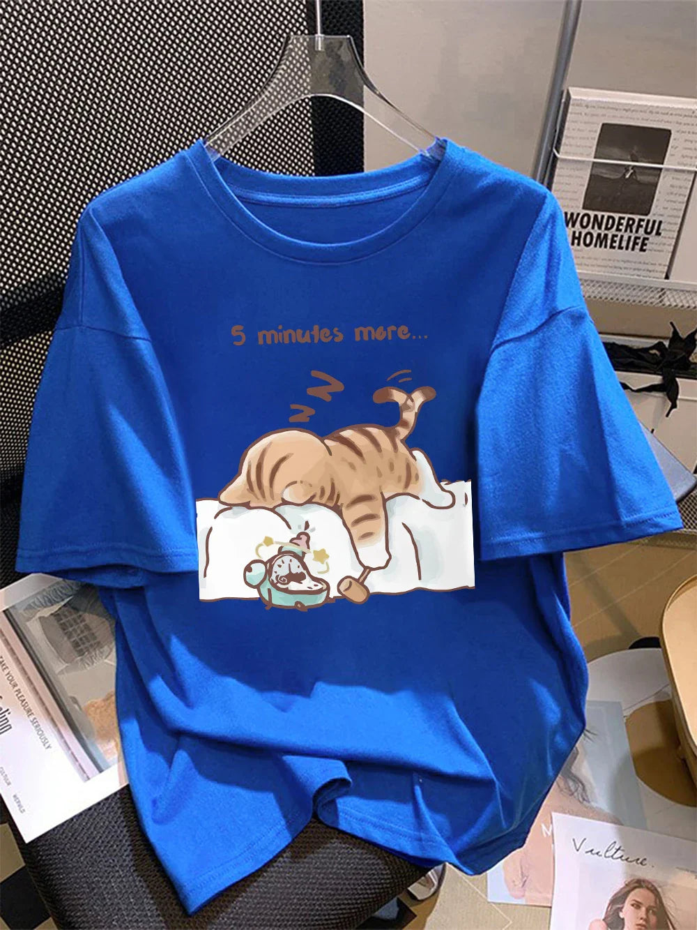 Camiseta de mujer con gato perezoso y soñoliento