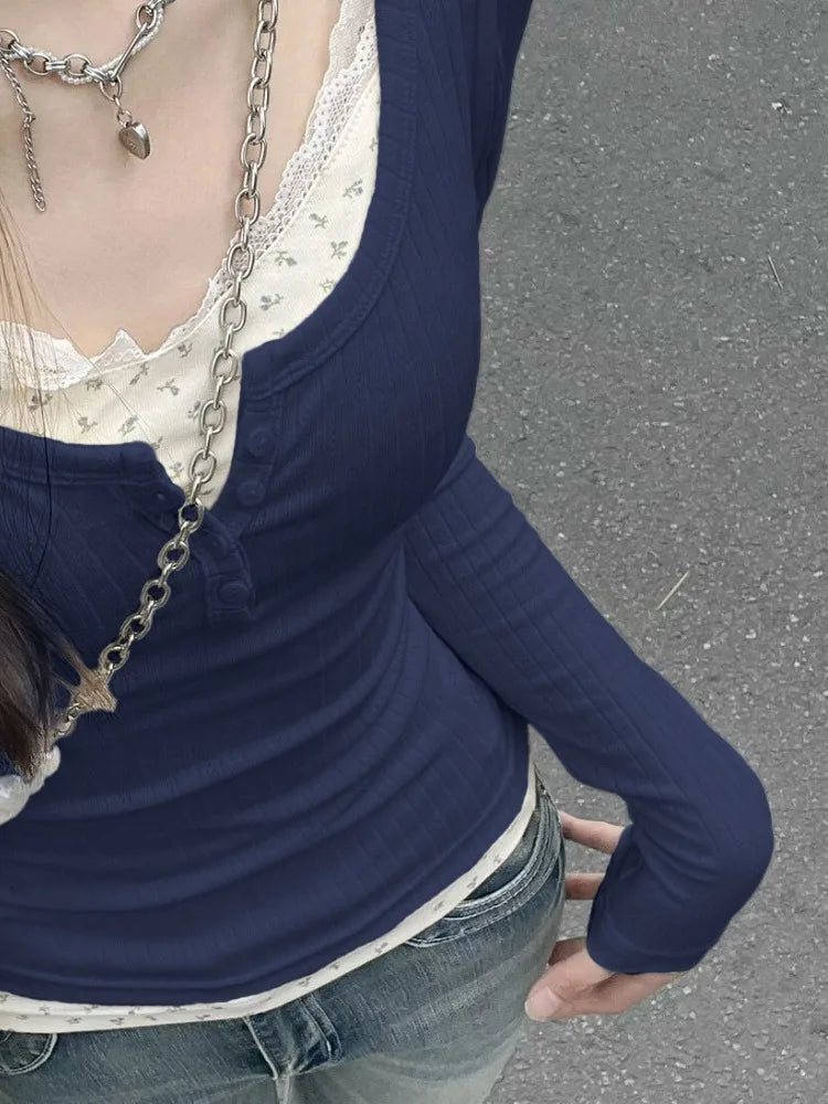T-Shirt mit Blumenmuster, Patchwork und Spitze